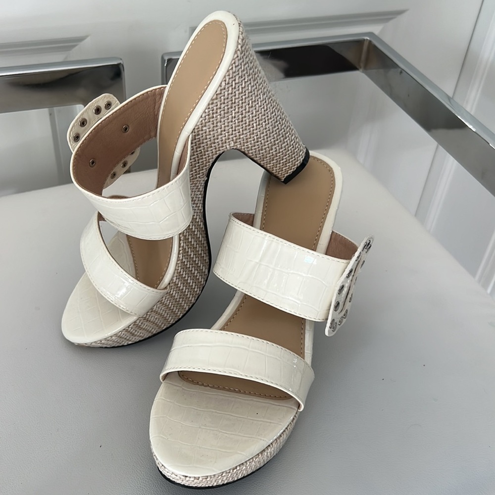 Brand new never been worn ladies shoe - Picture 5 of 7